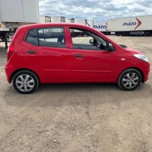 2012 Hyundai i10 1.2 Classic 5-door hatchback - Image 2