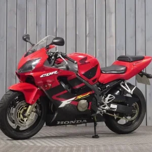 2002 Honda CBR600F Red Motorbike - Image 2