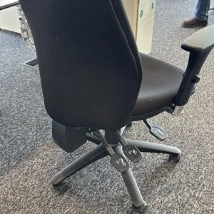 Sidiz T50 mesh back office chair - Image 2