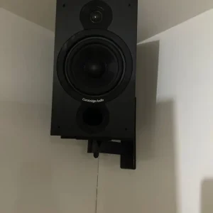 4 Cambridge Audio SX60 speakers with wall holders - Image 3