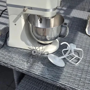 Stand mixer - Image 2