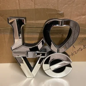Love sign mirror