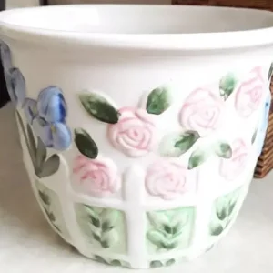 Cream White Raised Floral Jardiniere Pot 120mm x 158mm - Image 6