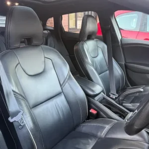 2018 Volvo V40 R-Design Pro 2.0 T2 Manual Hatchback - Image 2