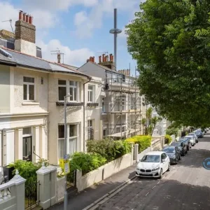 1 bedroom flat in Sillwood Road, hampton, London Borough of Richmond upon Thames