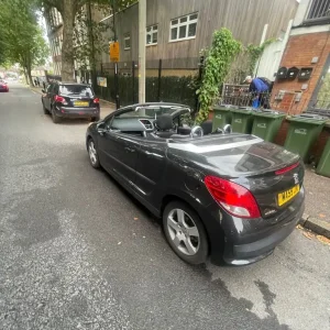 Peugeot 207 Convertible 2009 Manual - Image 3