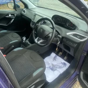 2014 Peugeot 208 1.4 HDi Allure Hatchback - Image 2