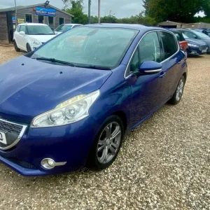 2014 Peugeot 208 1.4 HDi Allure Hatchback - Image 4