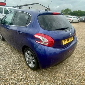 2014 Peugeot 208 1.4 HDi Allure Hatchback - Image 7