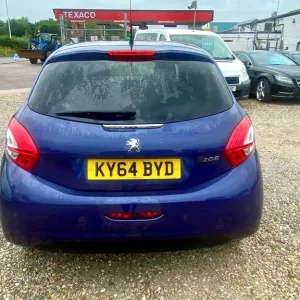 2014 Peugeot 208 1.4 HDi Allure Hatchback - Image 8