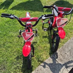 Two kids bikes with stabilisers - Image 3