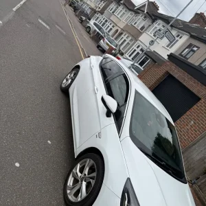 Vauxhall Astra Hatchback 2015 Manual 1399cc 5-door - Image 4