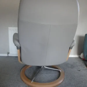 Ekornes Stressless large grey leather consul recliner with footstool - Image 7