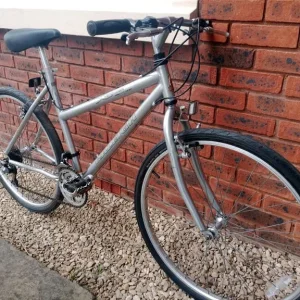 Raleigh Ladies Bike 19-inch Frame - Image 8