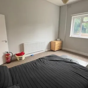 🌿Fully Furnished Room with Garden Access - Image 2