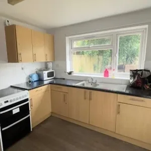 🌿Fully Furnished Room with Garden Access - Image 3