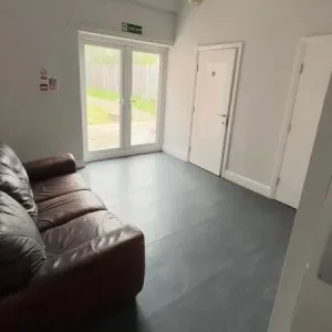 🌿Fully Furnished Room with Garden Access - Image 5