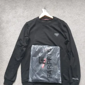 Polo top and sweaters - Image 3