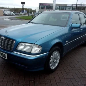 2000 Mercedes-Benz C-Class 2.8 C280 Elegance 4dr Saloon Petrol Automatic - Image 4