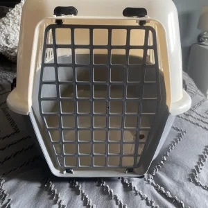 Pet carrier