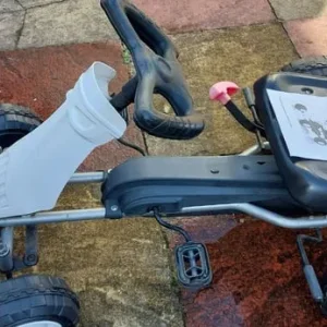 Unisex white and black go kart - Image 3