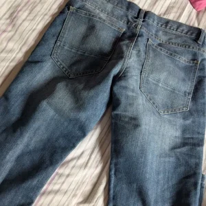 28" Waist Mens Jeans