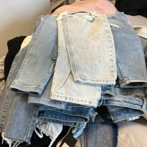 Women’s and Girls Sizes 4-10 Clothes – Lots with Tags or Never Worn