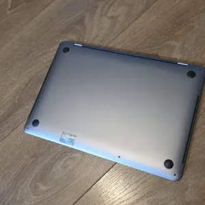 13-inch MacBook Pro Mid 2019 Touchbar Grey - Image 3