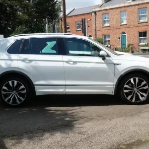 2017 Volkswagen Tiguan 2.0 TDI R-Line DSG 4Motion Euro 6 (s/s) 5dr Diesel - Image 5