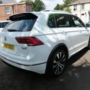 2017 Volkswagen Tiguan 2.0 TDI R-Line DSG 4Motion Euro 6 (s/s) 5dr Diesel - Image 6