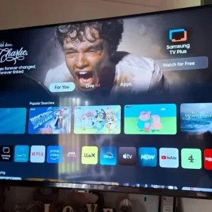 Samsung CU7020 43" 4K Smart TV