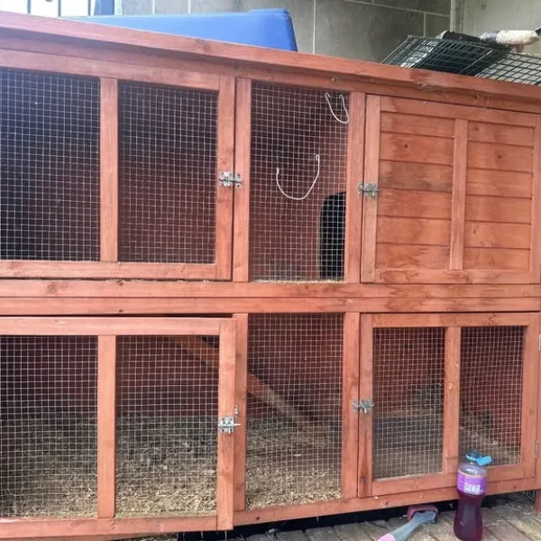 Double hutch