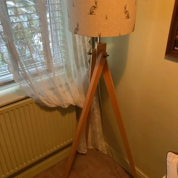 Tripod standard lamp