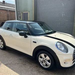 2014 MINI Hatch 1.5 Cooper Euro 6 (s/s) 3dr HATCHBACK Petrol Manual - Image 6