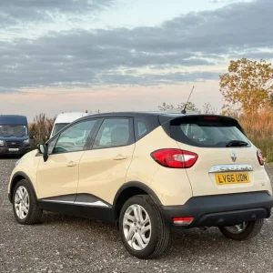 2016 Renault Captur 0.9 TCe ENERGY Dynamique Nav SUV - Image 5