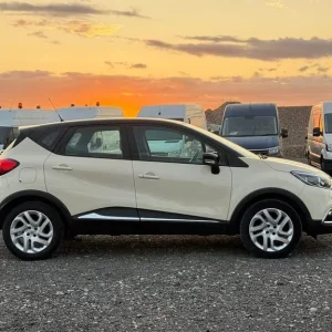 2016 Renault Captur 0.9 TCe ENERGY Dynamique Nav SUV - Image 8