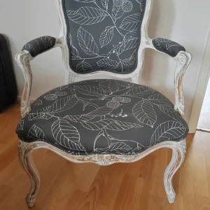 Vintage French-style armchair - Image 2