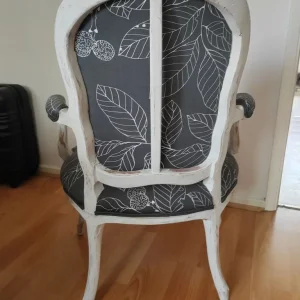 Vintage French-style armchair - Image 3