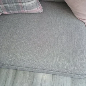Grey settee - Image 3