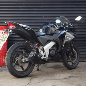Honda CBR 125 Black - Image 3