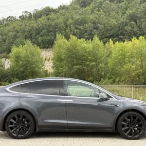 2019 Tesla Model X 100D - Image 8