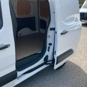 2022 Peugeot Partner 1000 1.5 Bluehdi Diesel Manual Van - Image 8