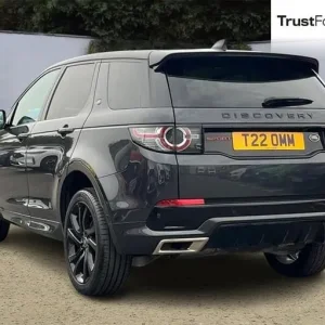 2018 Land Rover Discovery 2.0 P300 R-Dynamic SE 5dr Auto Station Wagon - Image 2