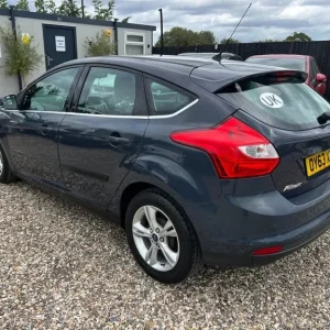 2013 Ford Focus 1.0 EcoBoost 5-door hatchback manual petrol - Image 4