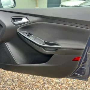 2013 Ford Focus 1.0 EcoBoost 5-door hatchback manual petrol - Image 7