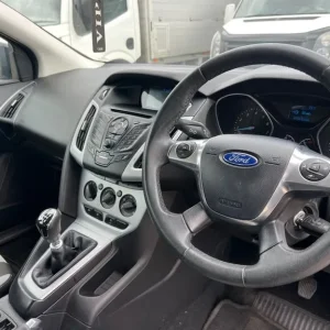 2013 Ford Focus 1.0 EcoBoost 5-door hatchback manual petrol - Image 8
