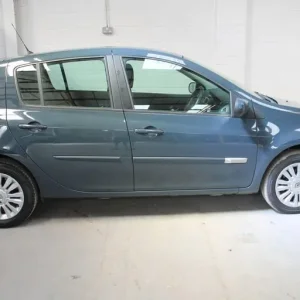 2012 Renault Clio 1.2 Expression Euro 5 5-door Hatchback Petrol Manual - Image 8