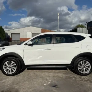 2017 Hyundai Tucson 1.6 Petrol Manual 5-door Estate - Image 7