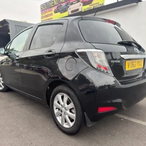 2012 Toyota Yaris 1.5L Hybrid 5-door Hatchback - Image 3