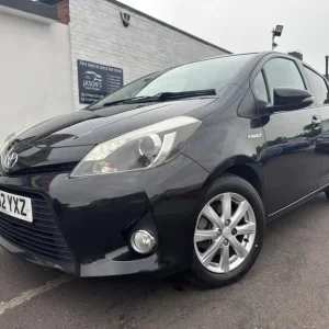 2012 Toyota Yaris 1.5L Hybrid 5-door Hatchback - Image 5